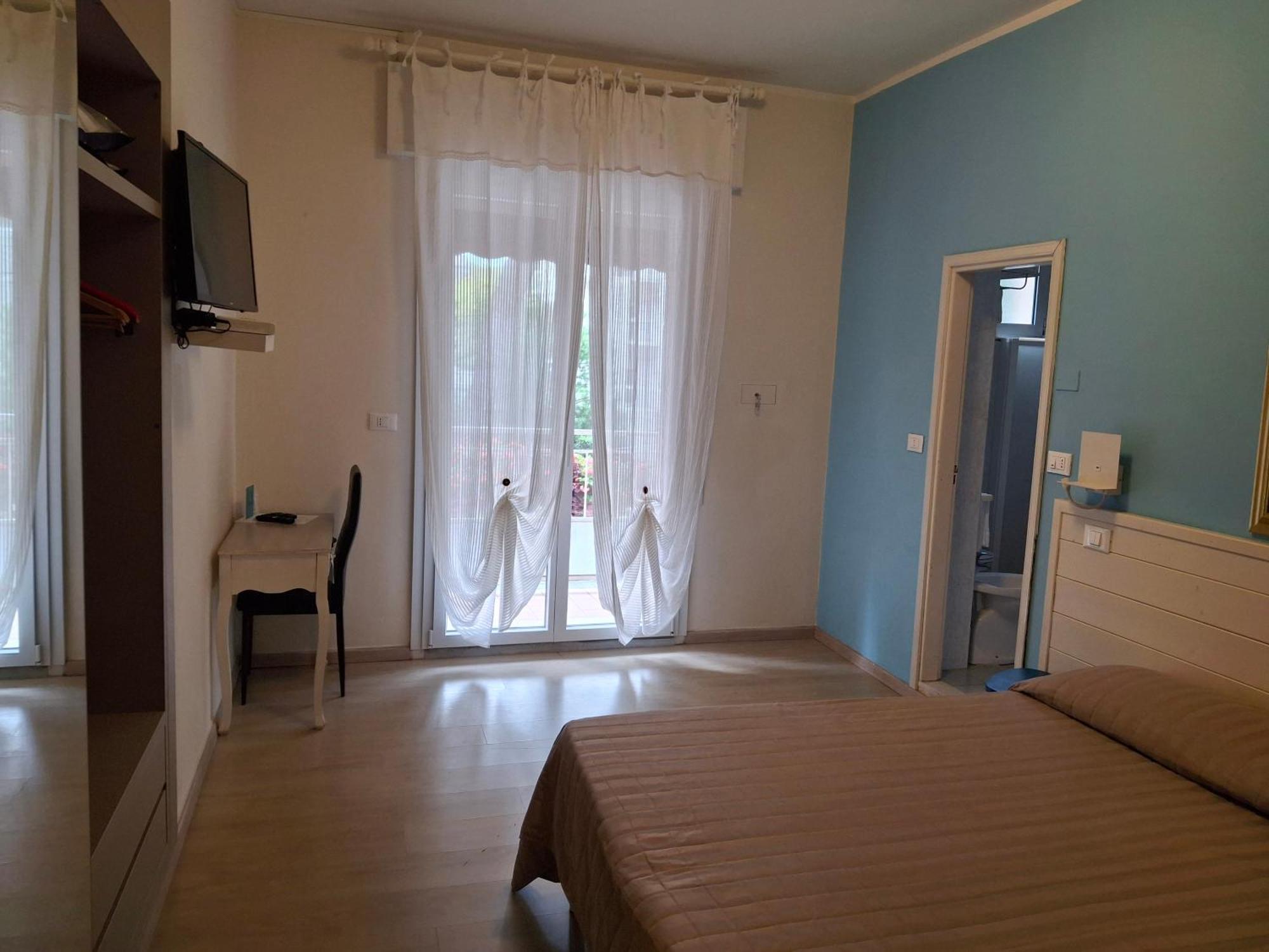 Hotel Santiago ميلانو ماريتيما المظهر الخارجي الصورة